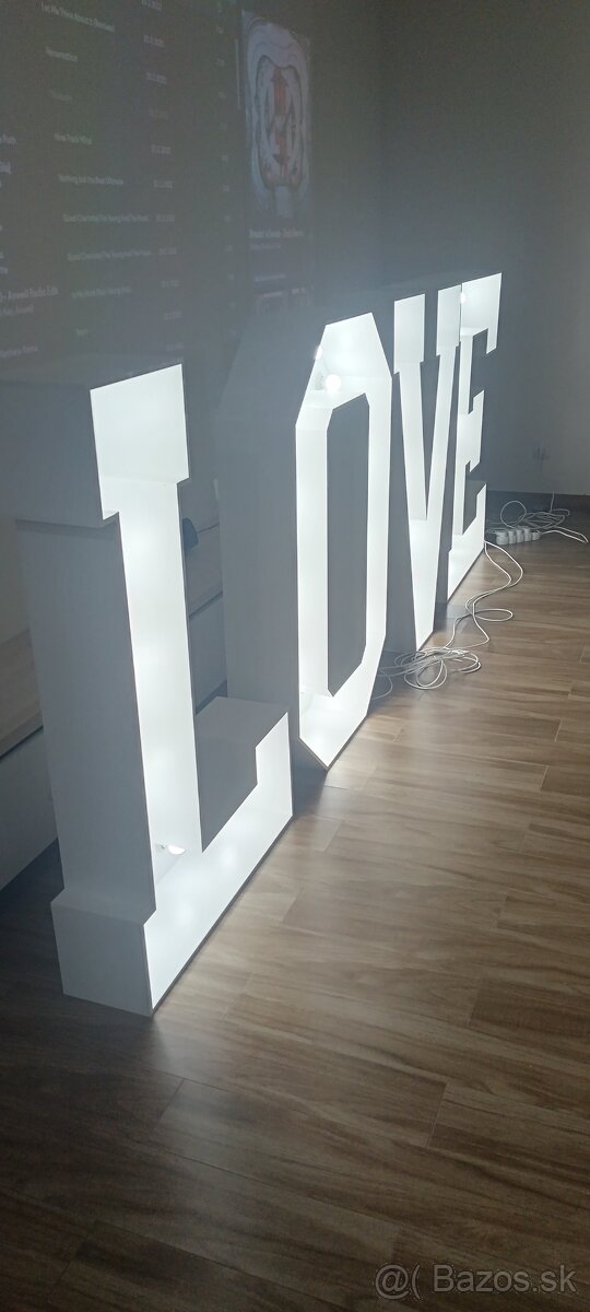Svetelný nápis LOVE - 4