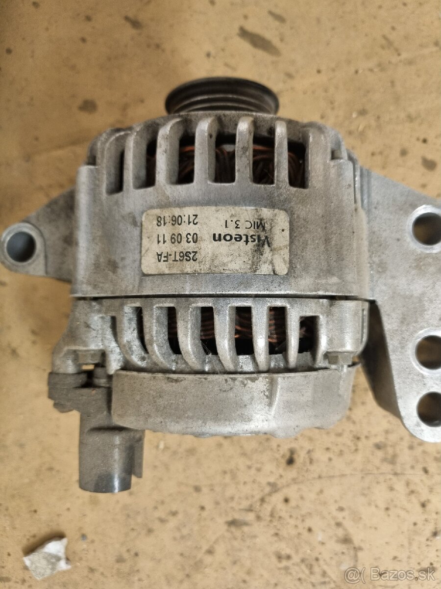 Alternátor Ford fiesta - 4