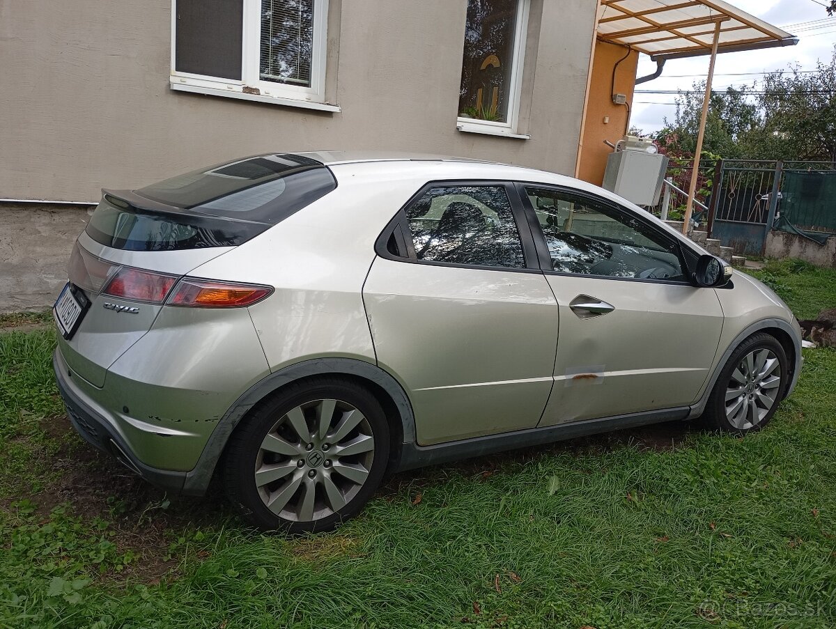 Honda Civic 1.8 iVtec - 4