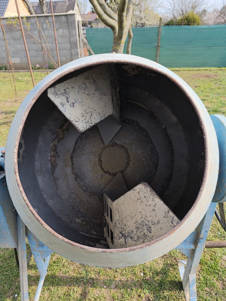 Továrenská miešačka - 4