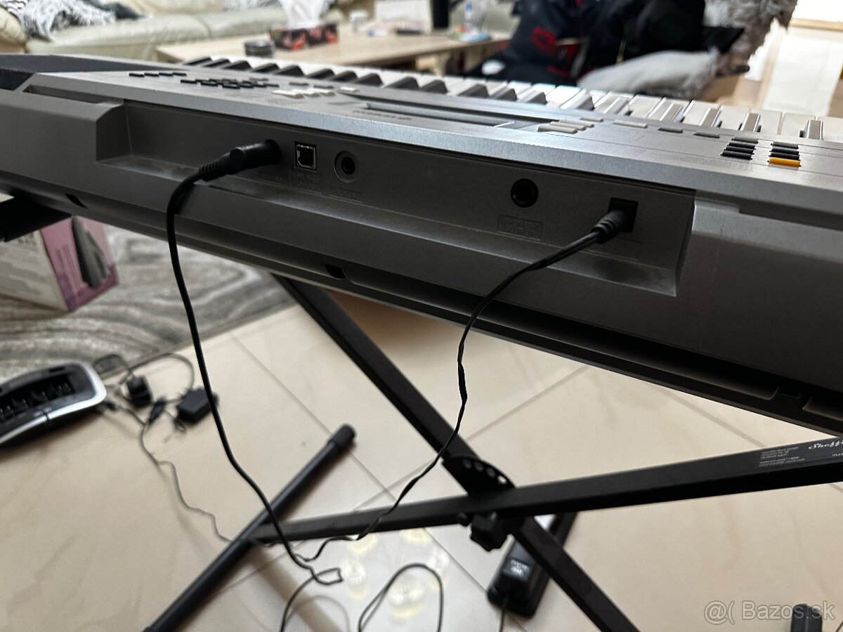 Predám keyboard Yamaha PSR E353 +stojan+pedál - 4
