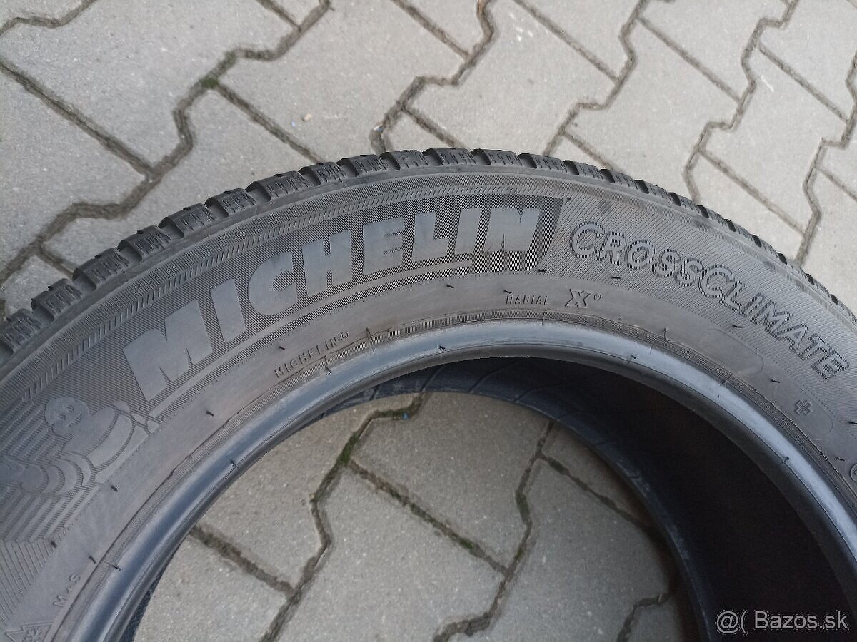 Celoročné pneu Michelin CrossClimate 235/55 R17 XL - 4