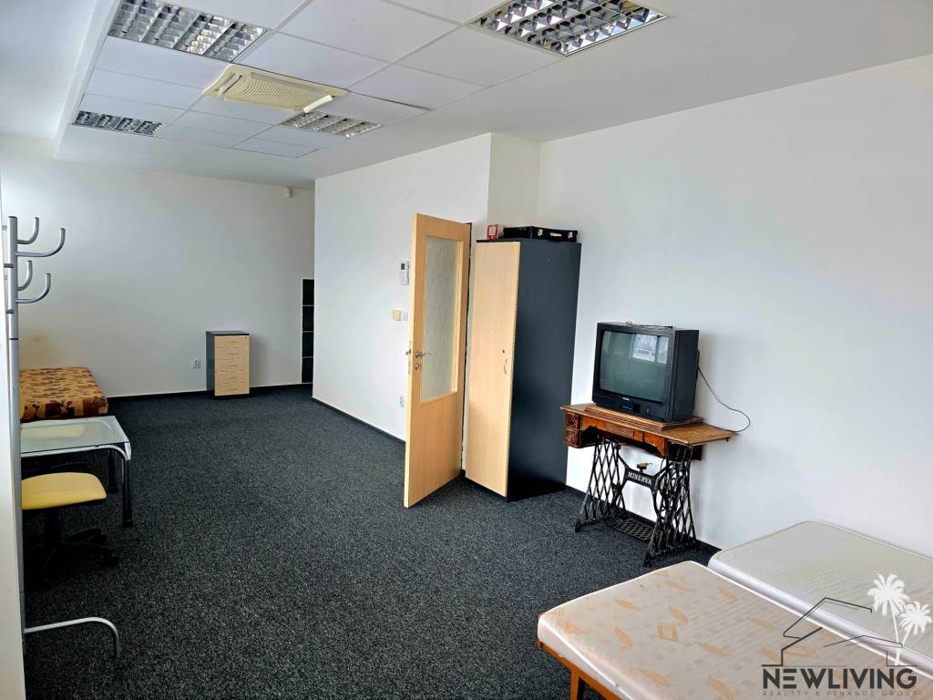 NA PREDAJ skvelá investícia nebytový priestor - 4