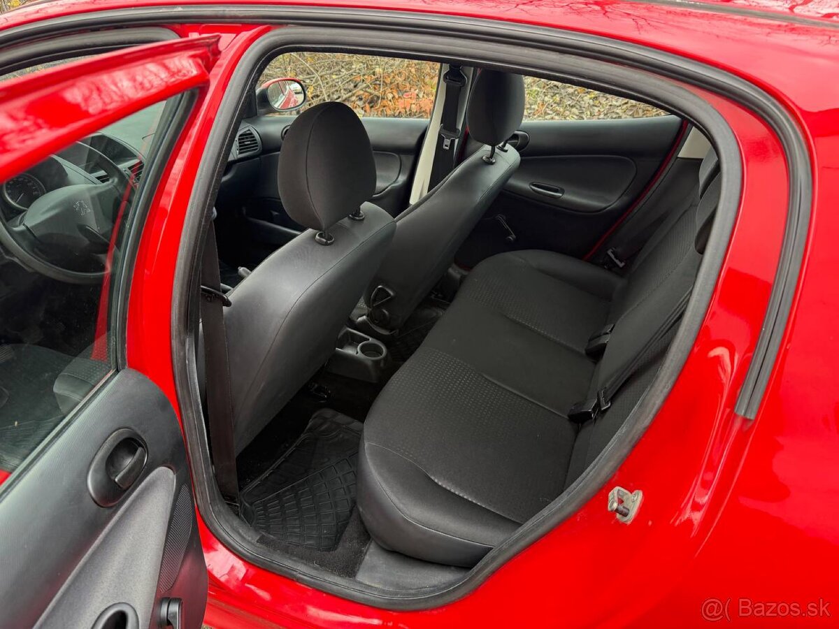 Peugeot 206+ benzín - 4