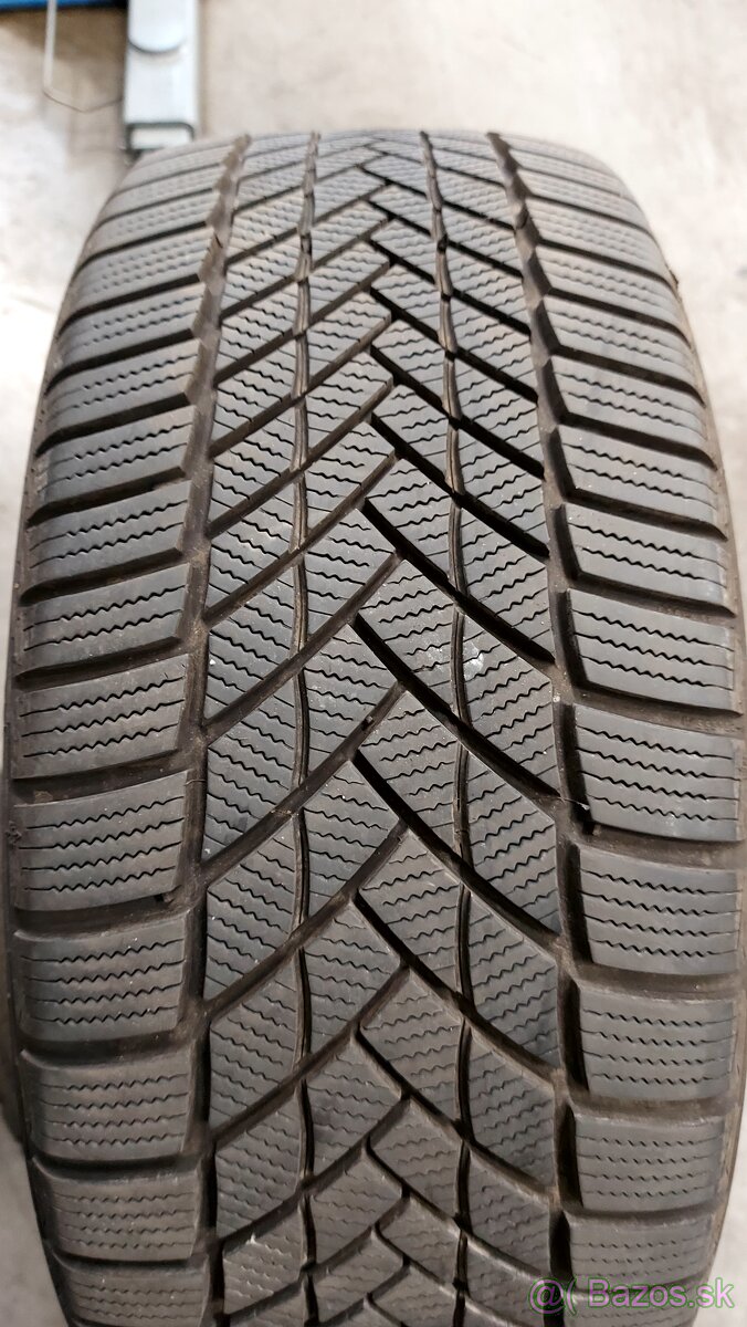 245/45 R19 V XL zimné - 4