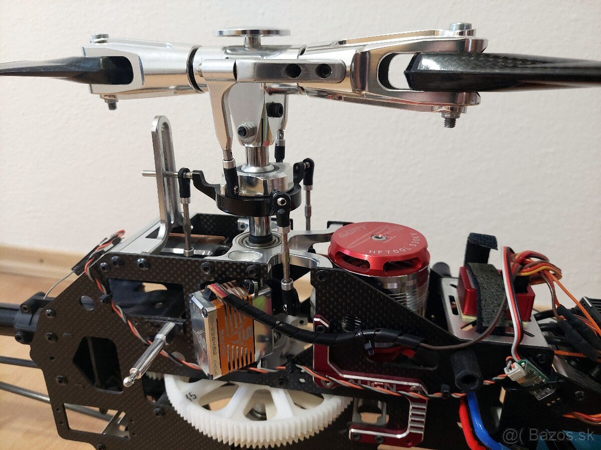 Profesionálny RC vrtulník Trex 700E-DFC - 4