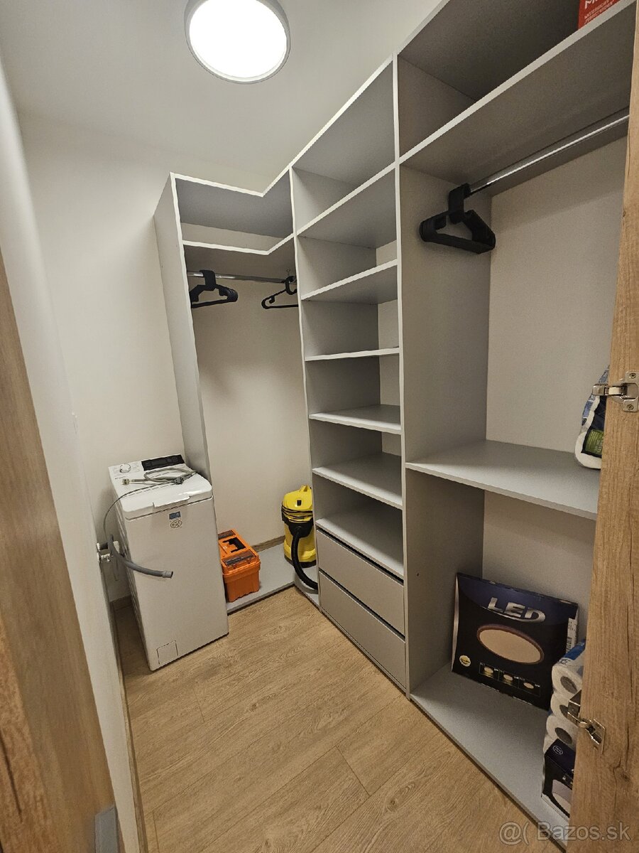 Prenájom 1- izbový byt . - 4