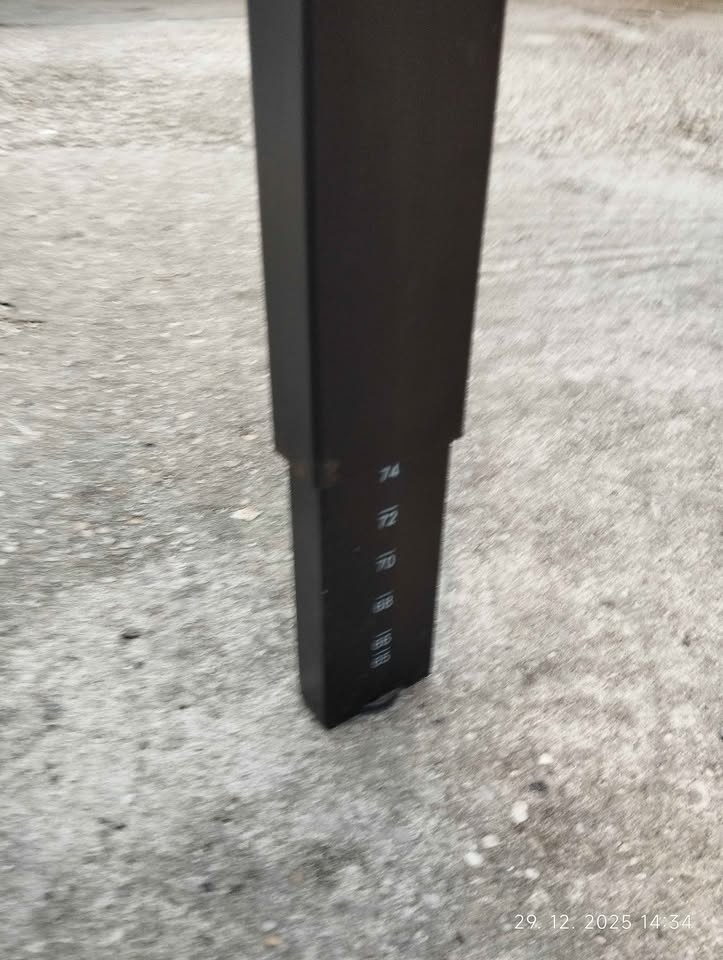 Predám profesionálne kancelárske stoly zn. BENE - 4