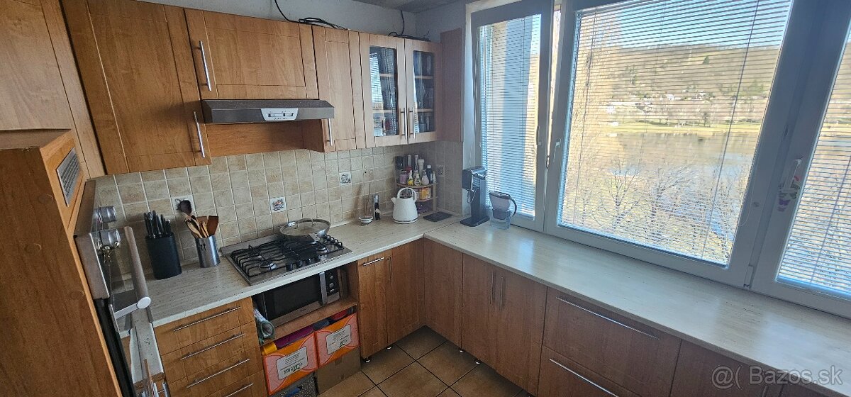 Kuchynska linka so spotrebicmi - 4