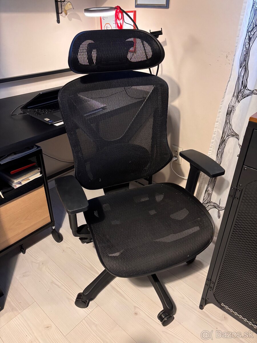 Kancelárska stolička a pracovný stôl - 4