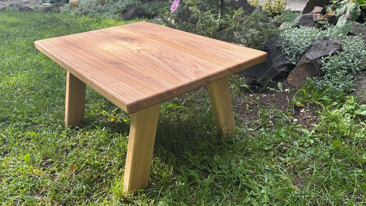 Masívny konferenčný stolík - 4