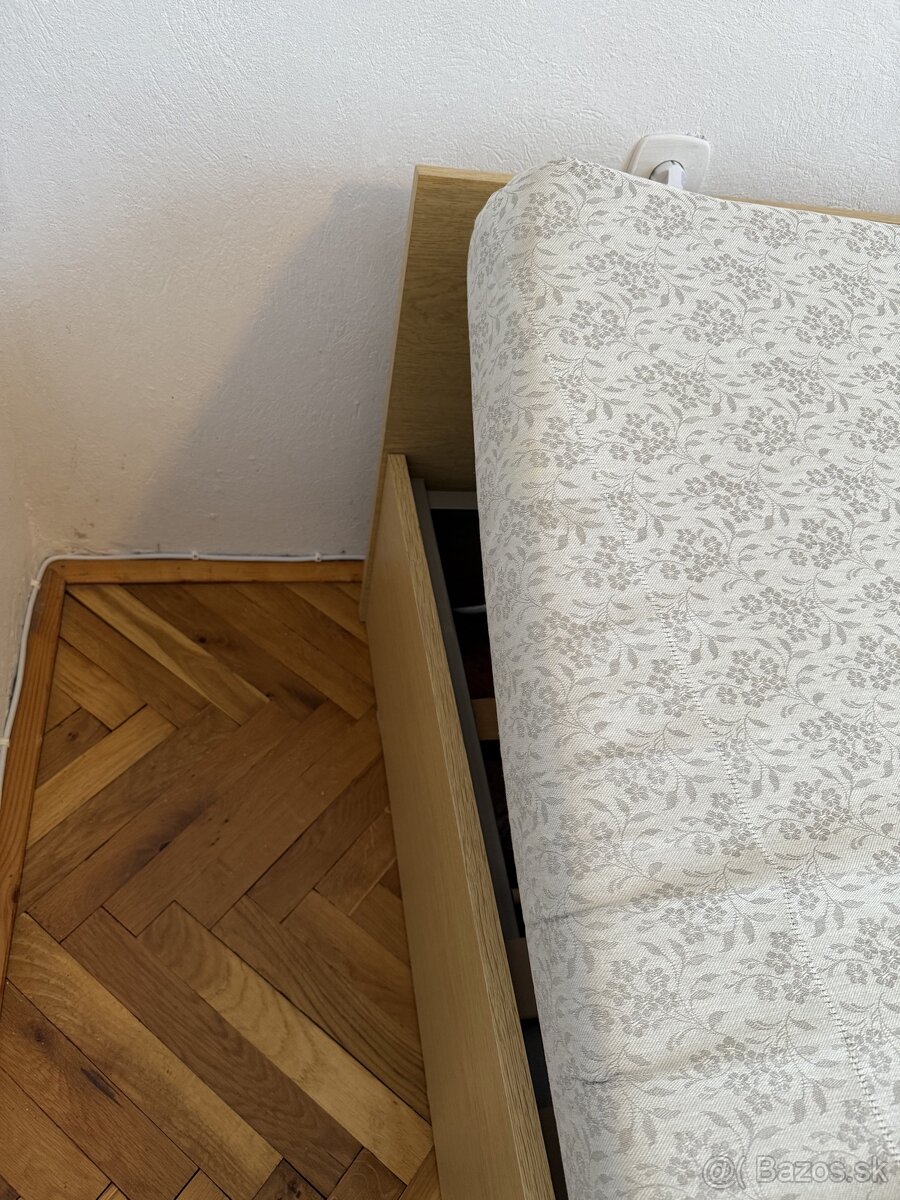 Lamelová manželská postel. - 4