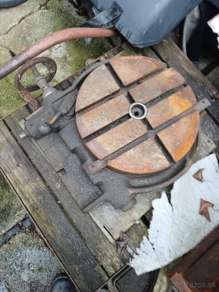 Kocka pod vŕtačku aj s otočným stolom - 4