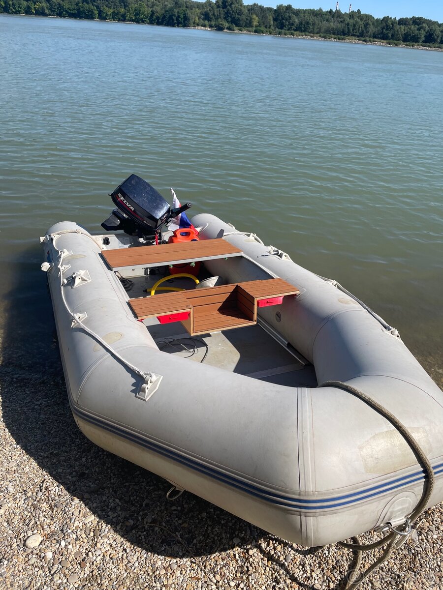 Predám gumený čln 380cm - 4