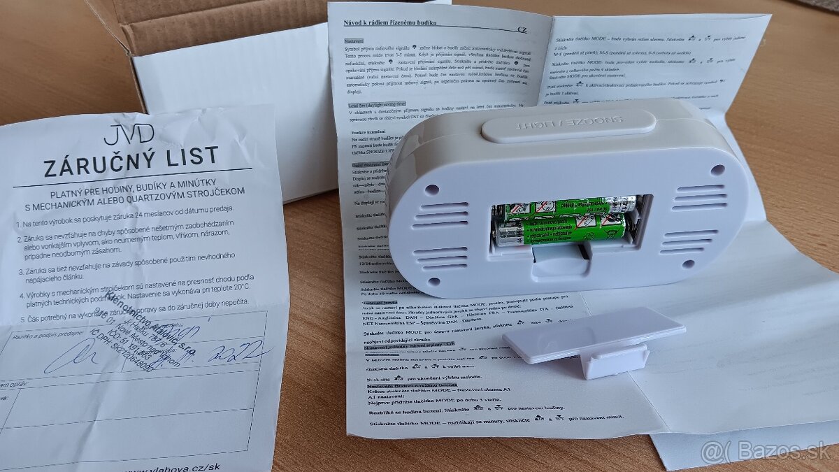 digitálny budík značky JVD - 4