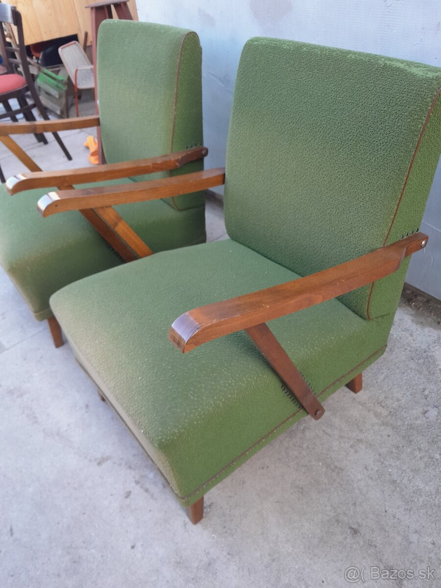 Predám zelené kreslá cena spolu 50€ - 4