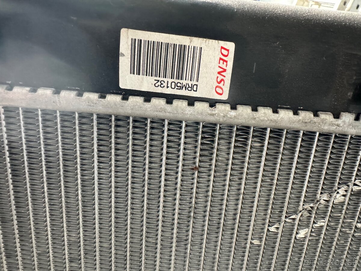 toyota corolla verso - vodný chladič je nový - 4