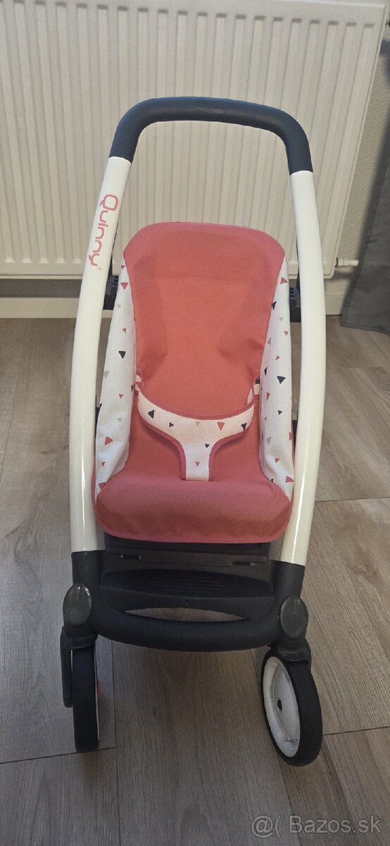 Kočík pre bábiku Quinny 3v1.
- 4