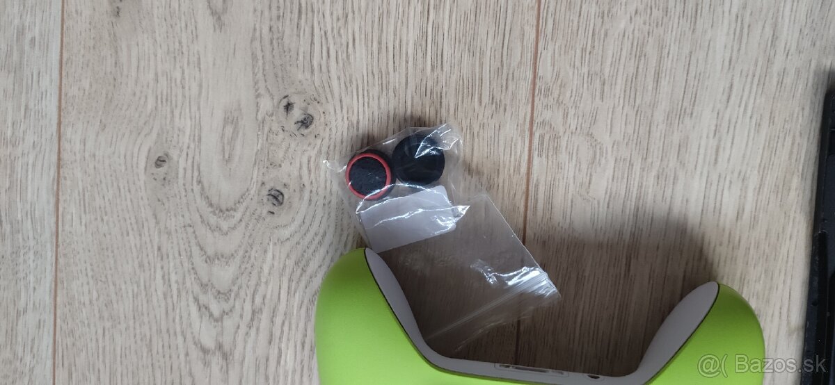 Predám xbox series s/x ovládač
( edícia Electric Volt) - 4