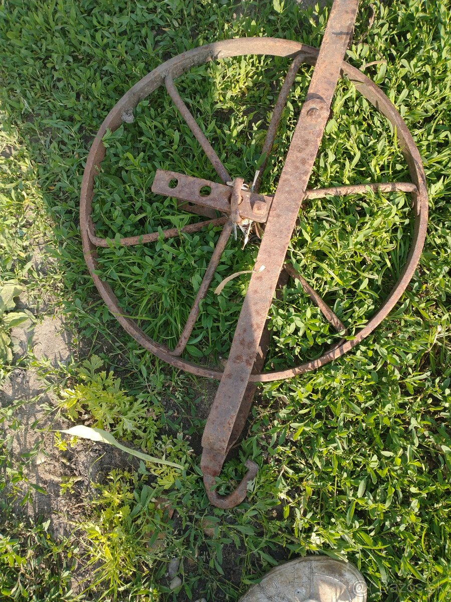 Predám starý pluh a iné záhradné náradie - 4