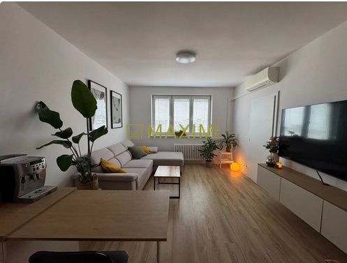 Kompletne zrekonštruovaný 3-izbový na ulici Narcisová v Brat - 4