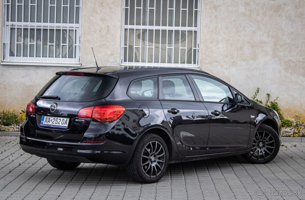 Opel Astra J 1.4 74 kW - 4