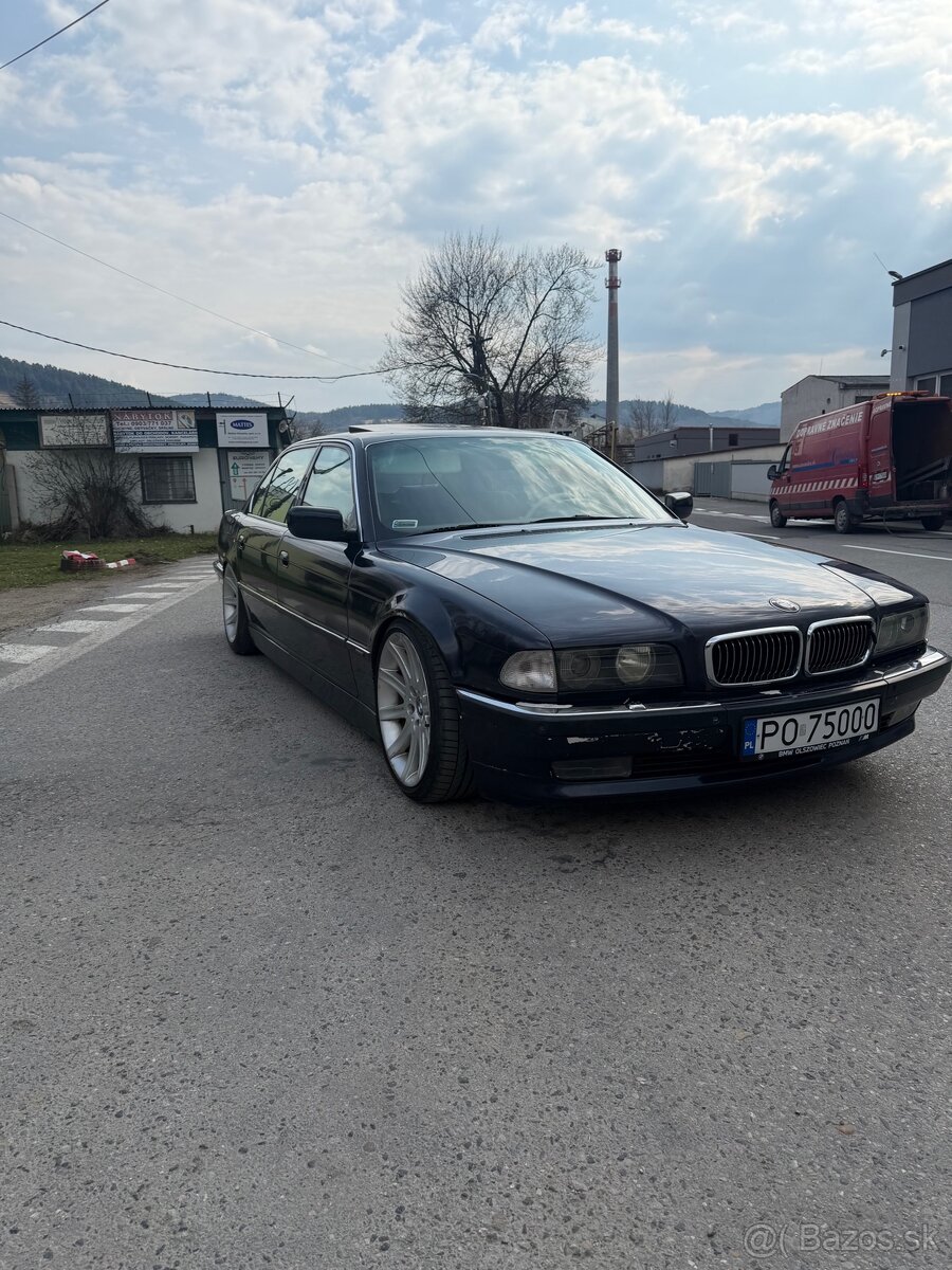 Bmw e38 750iL - 4