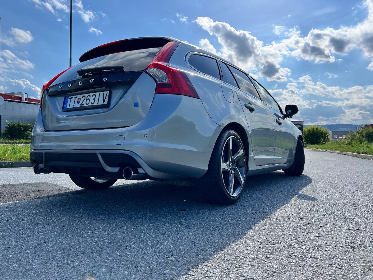 Volvo V60 D5 AWD - 4