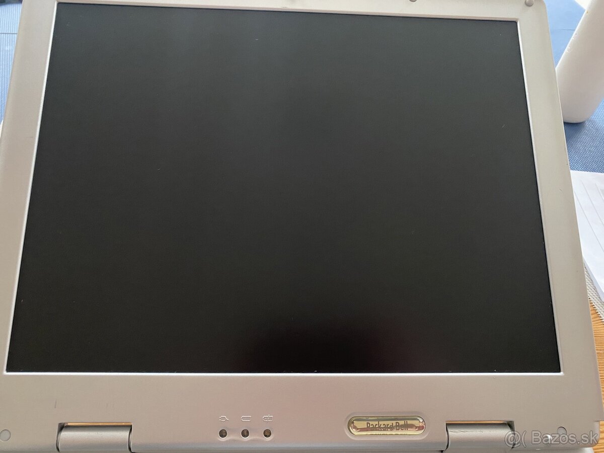 Notebook Packard Bell MIT-MAN01 z roku 2002 - 4