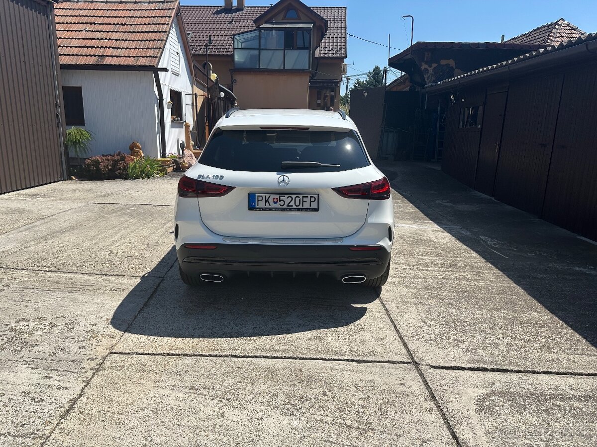 Mercedes Benz GLA 180 - 4