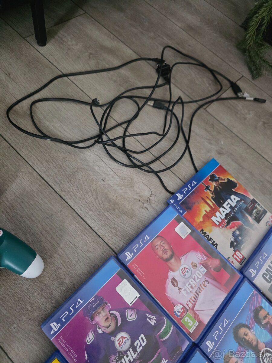 Predam playstation 4 pro 1TB - 4