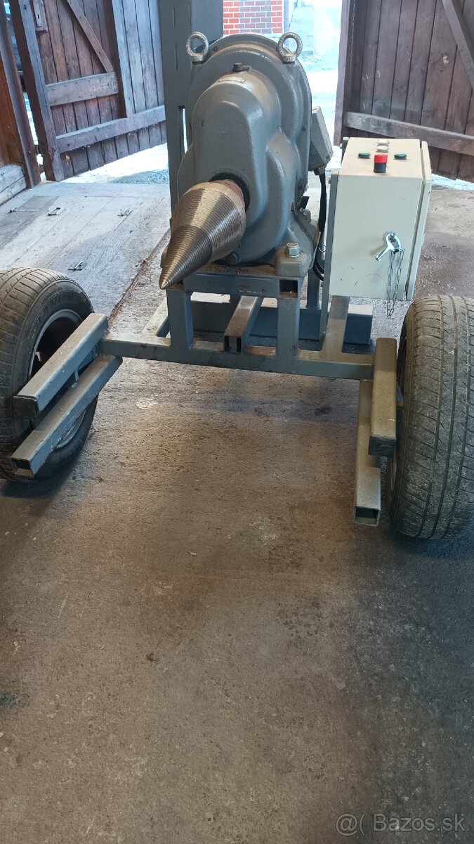 Kužeľová el. štiepačka - 4