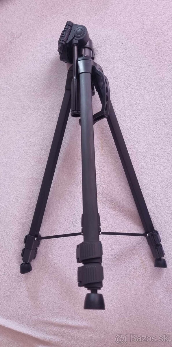 Predám skoro nový statív - 4