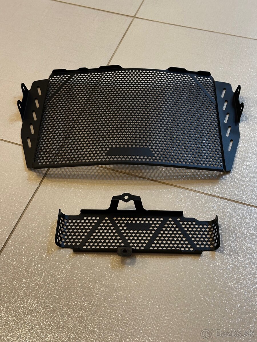 Kryty chladicov Tiumph Speed Triple 1050 - 4