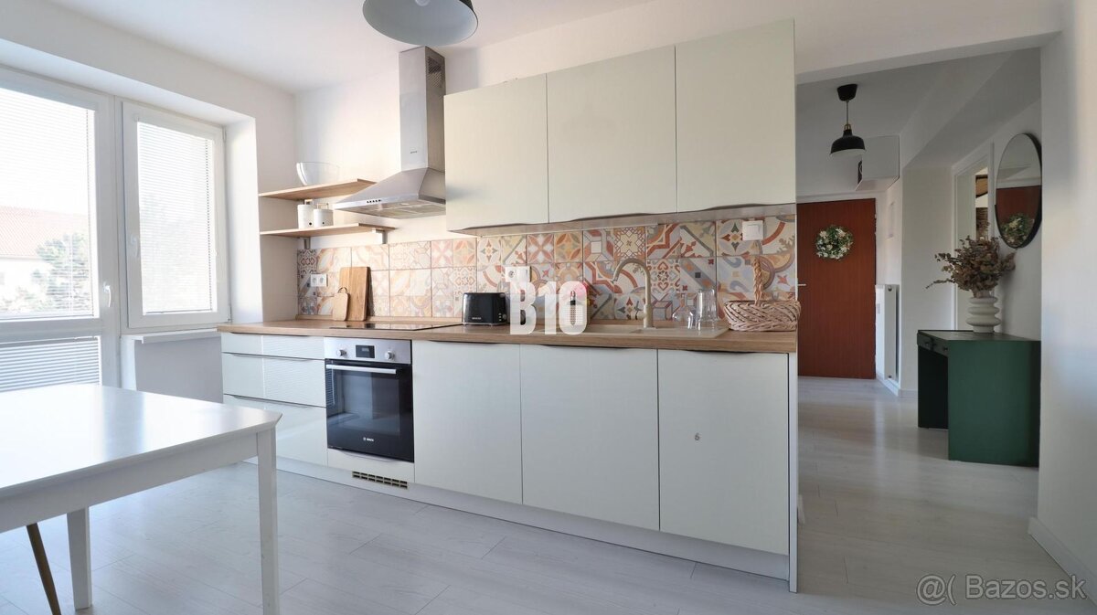 3 izbový kompletne zrekonštruovaný byt v centre mesta na pre - 4