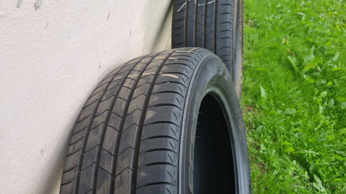 Pneu 215 /55 R 18 - 4
