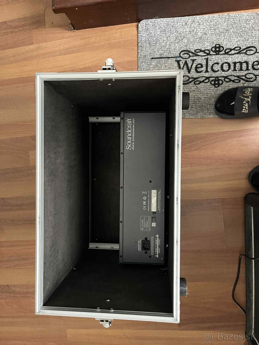 Predám Ministagebox Soundcraft 32i - 4