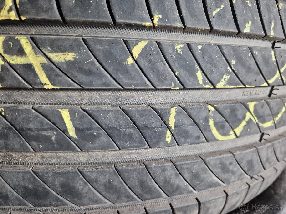 Predam letne pneu 4x 235/45R20 Michelin - 4