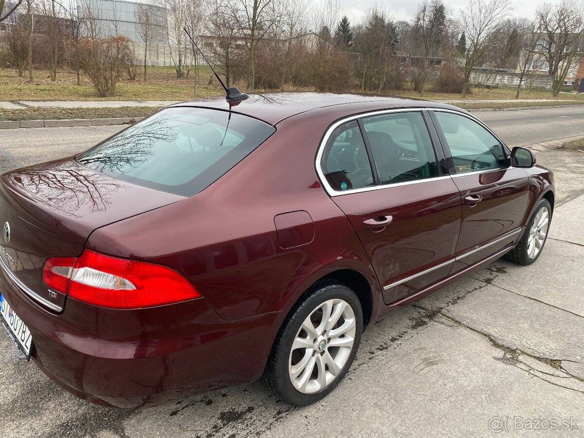 Škoda Superb 2.0 TDI PD Elegance DSG - 4