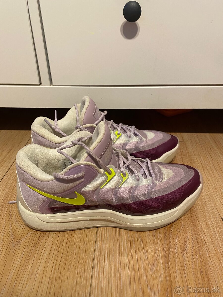 Nike, Jordan’s 42,5 - 4