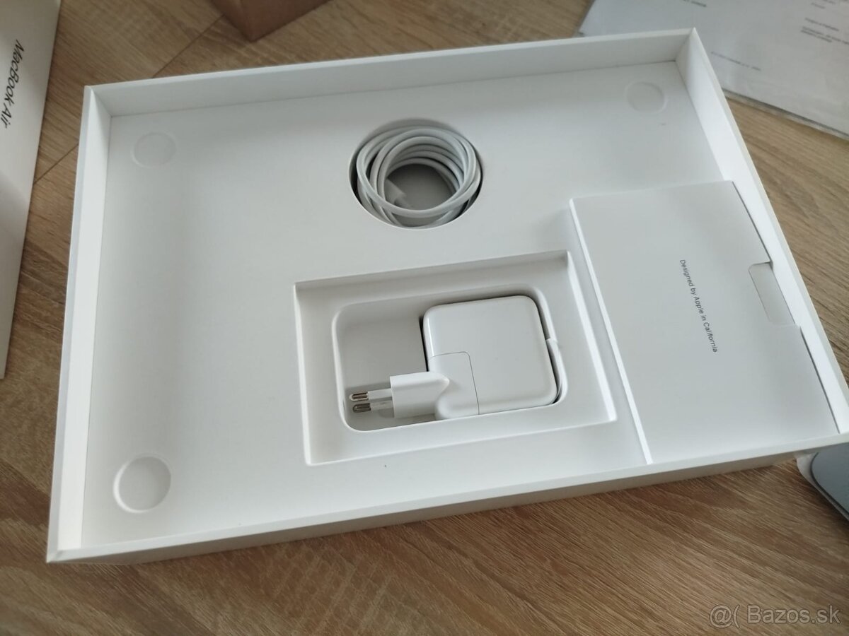 MacBook Air 13" M1, 8GB RAM, 256GB SSD – ako nový, batéria - 4