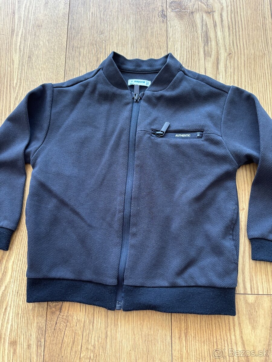 Svetre veľ. 104 - 4