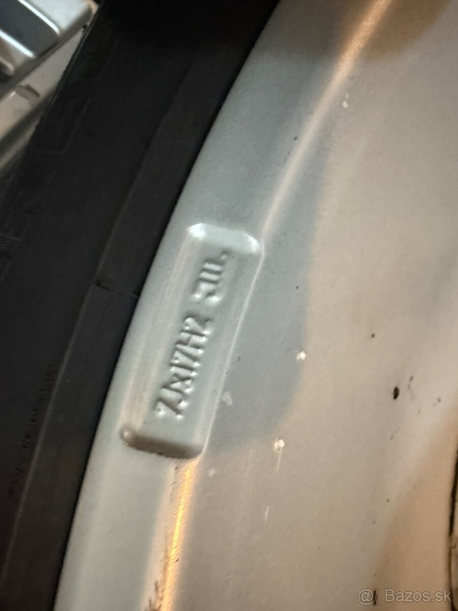 7Jx17 5x112 Sada diskov Dezent pneu Pirelli - 4