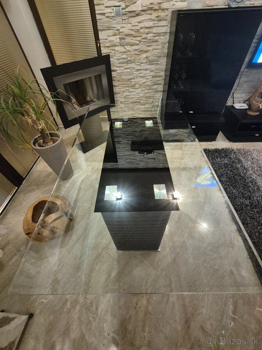 Jedálenský stôl - 4