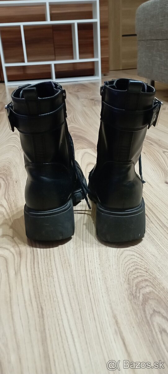 Predám dievčenské čižmičky - 4