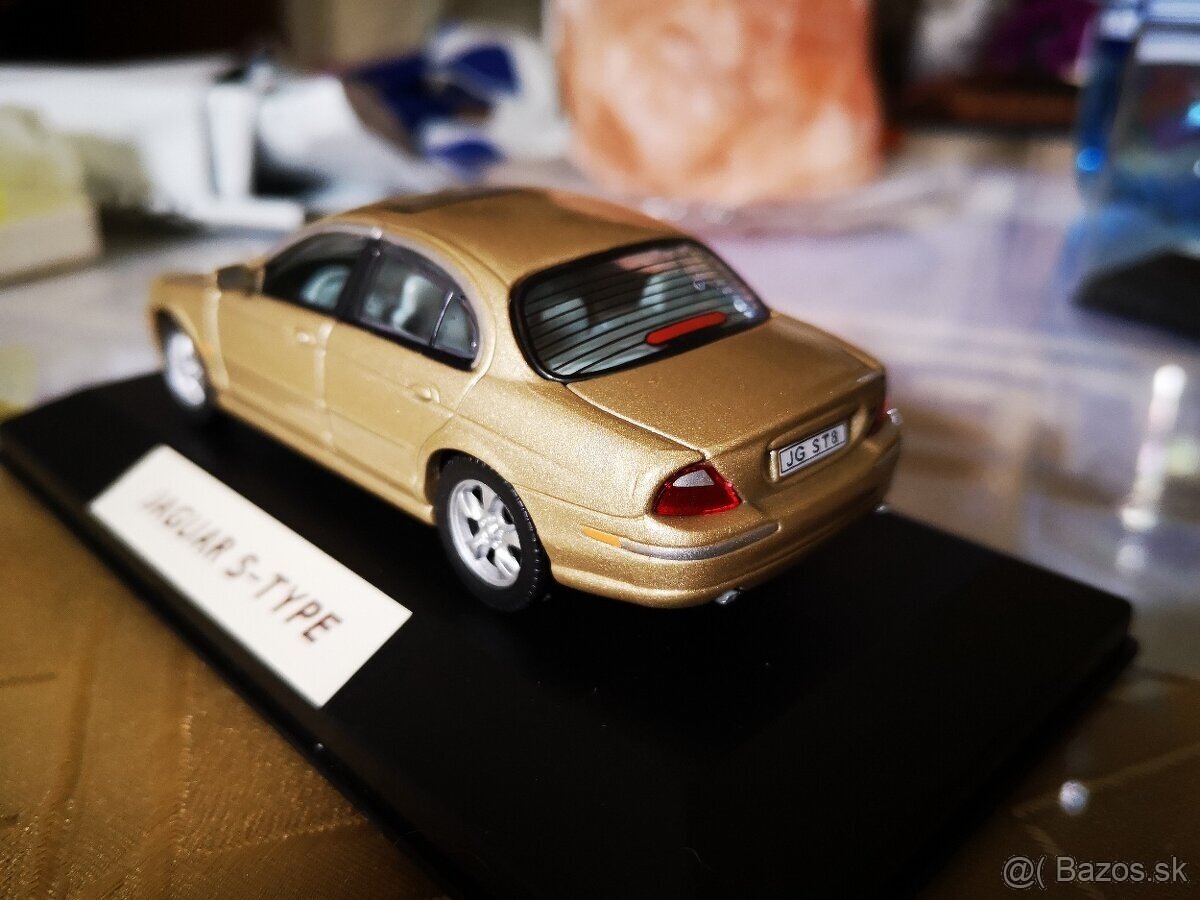 Predám zberateľský model auta Jaguar S-Type, 1:43 - 4