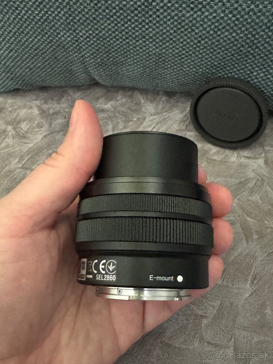 Sony FE 28-60mm f/4-5.6 - 4