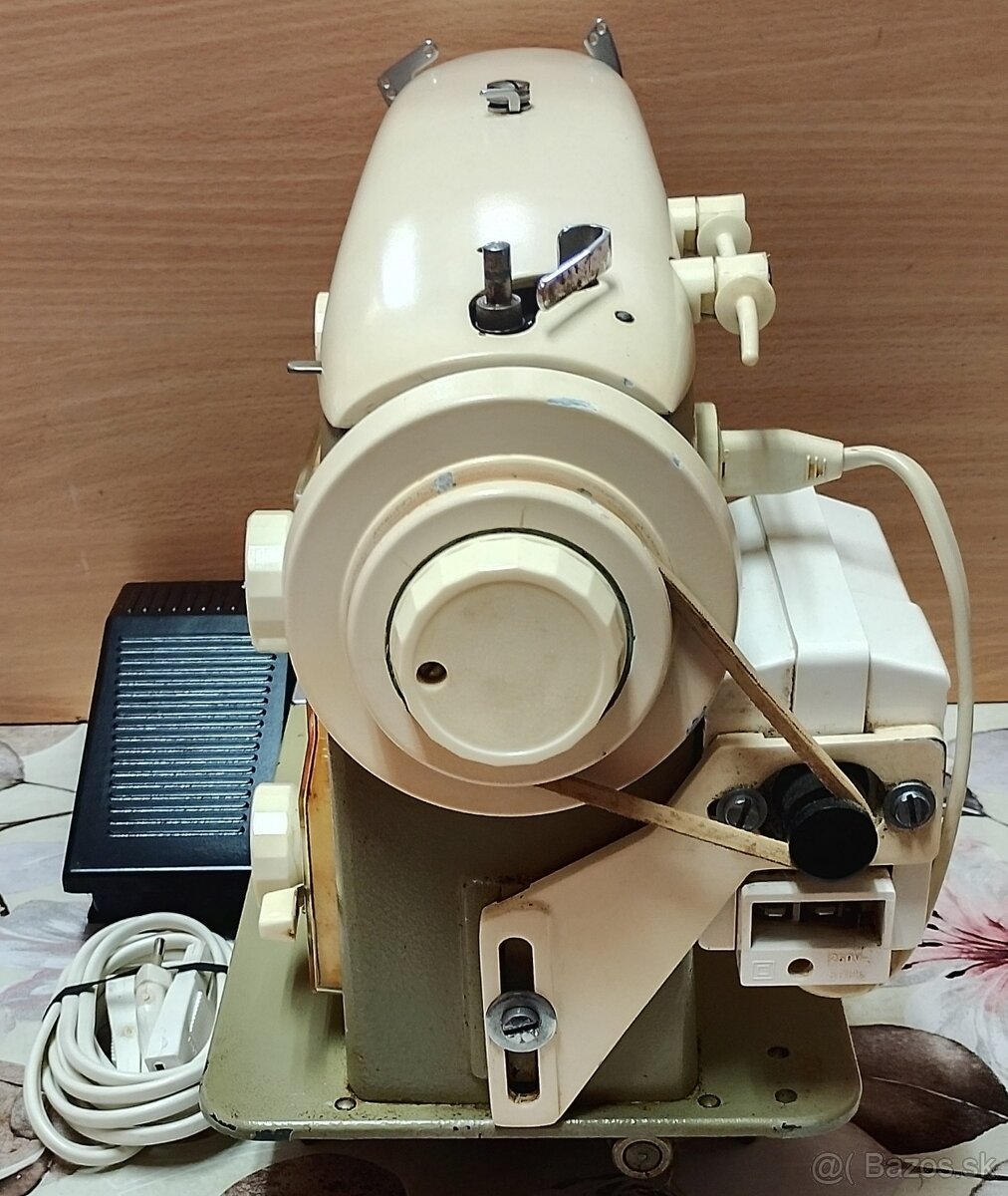 Predám Šijací stroj. - 4
