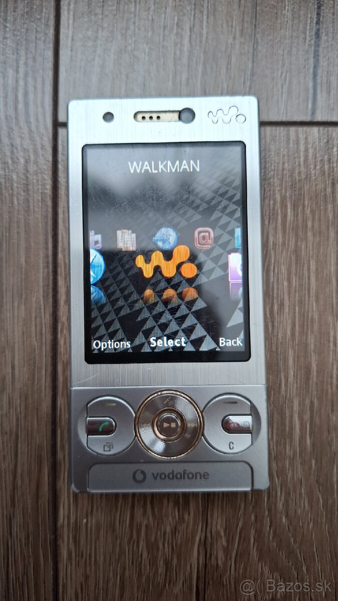 Sony Ericsson W715 Walkman - 4