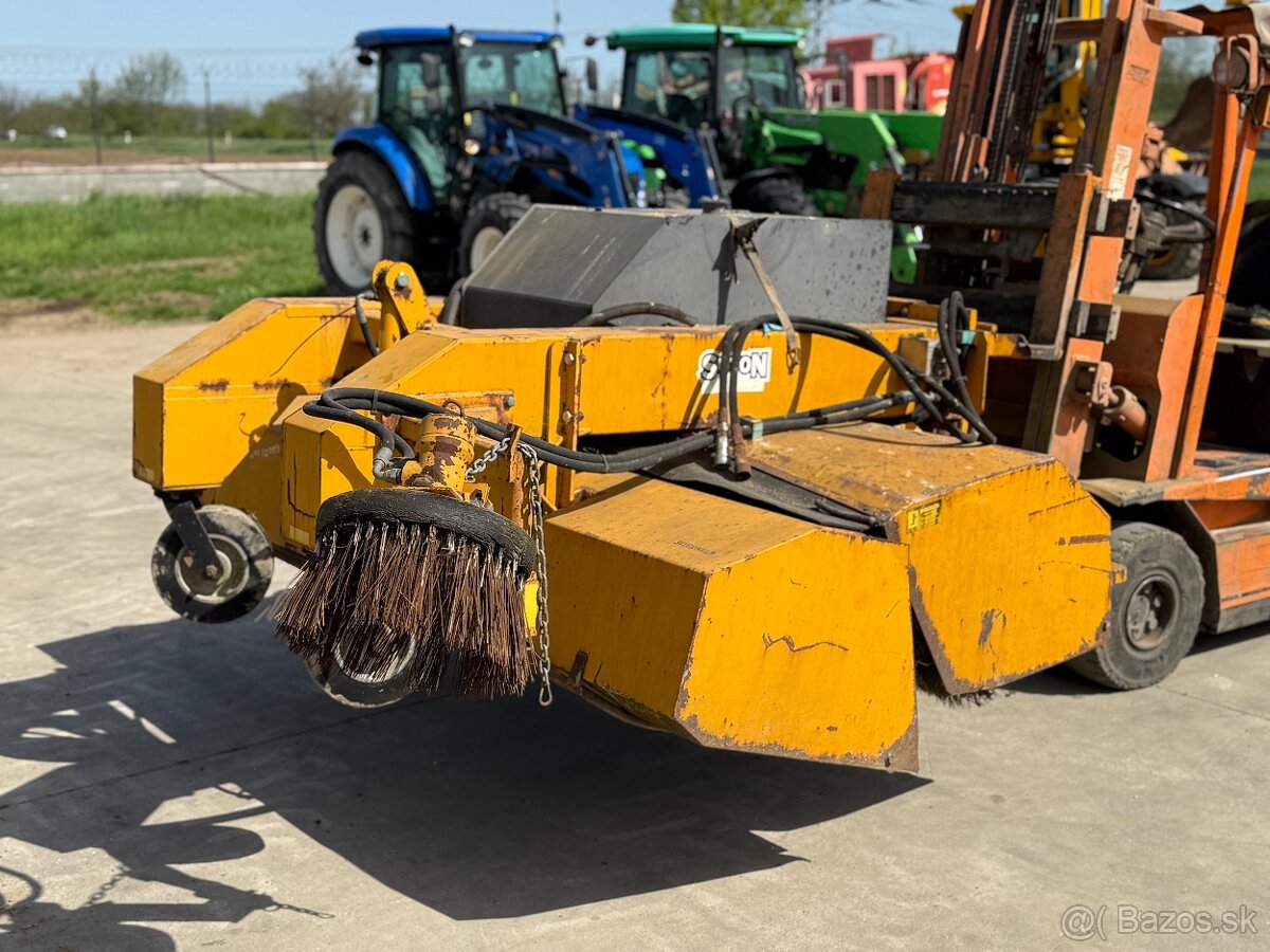 Zametacia kefa na traktor bager - 4